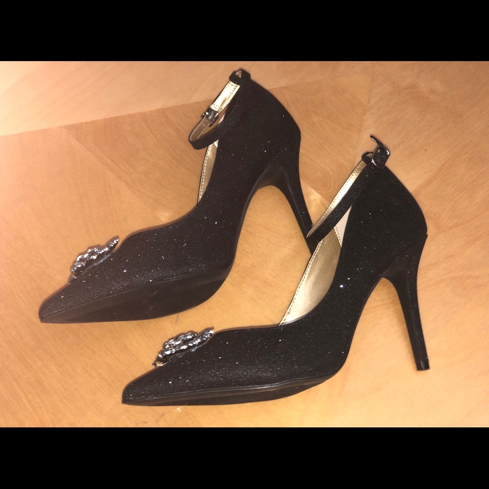 Badgley Mischka strappy heels - Picture 5 of 9